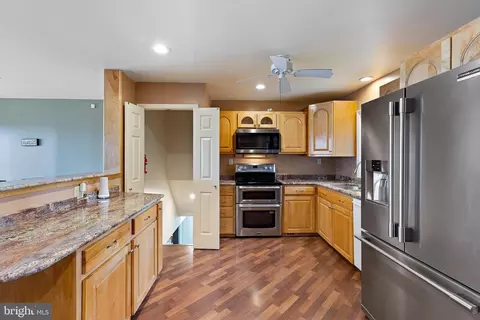 Kitchen - 155 Edgewater Dr, Earleville, MD 21919 photo 2 of 2