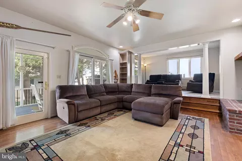 Living - 155 Edgewater Dr, Earleville, MD 21919 photo 2 of 3