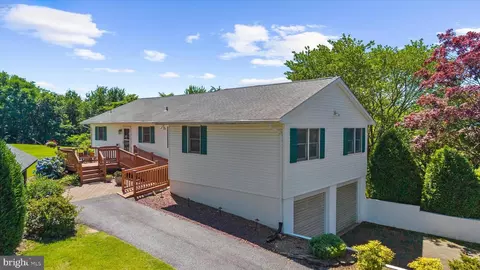 224 Tockwogh Dr, Earleville, MD 21919