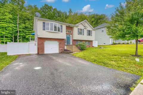 72 Catalpa Dr, North East, MD 21901