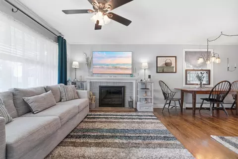 Living - 55 Midway Dr, Earleville, MD 21919 photo 2 of 4