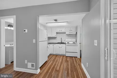 Kitchen - 42 Willow Ct, Elkton, MD 21921 photo 2 of 2