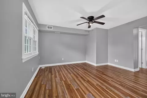 Living - 42 Willow Ct, Elkton, MD 21921 photo 2 of 2