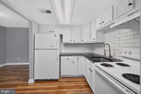 Kitchen - 42 Willow Ct, Elkton, MD 21921 photo 1 of 2