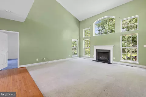 Living - 6 Powell Pl, Elkton, MD 21921 photo 4 of 12