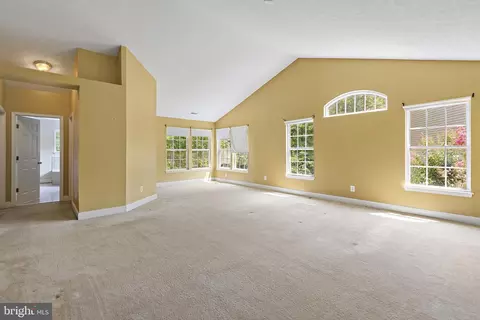 Living - 6 Powell Pl, Elkton, MD 21921 photo 11 of 12