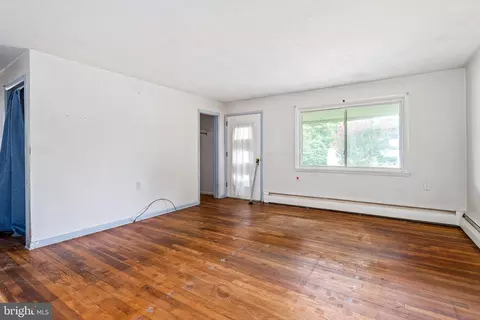 Living - 648 Red Hill Rd, Elkton, MD 21921 photo 1 of 3