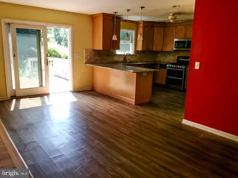 Living - 43 Frances Dr, Warwick, MD 21912 photo 4 of 4