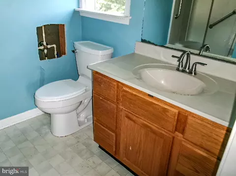 Bath - 43 Frances Dr, Warwick, MD 21912 photo 3 of 3