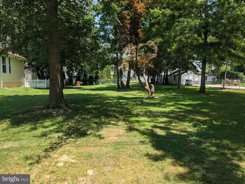 15 W Cherry St, North East, MD 21901