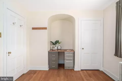 Entry Way - 515 North St, Elkton, MD 21921 photo 2 of 2