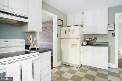 Kitchen - 515 North St, Elkton, MD 21921 photo 3 of 3