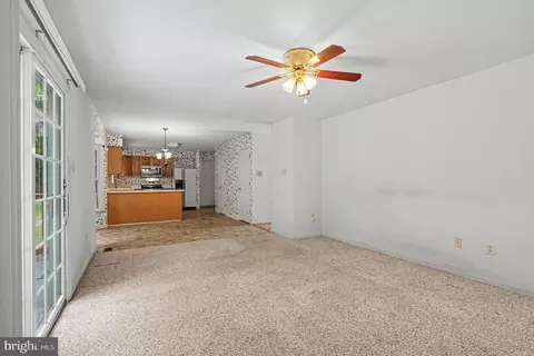 Living - 146 Nicholas Dr, Elkton, MD 21921 photo 4 of 7