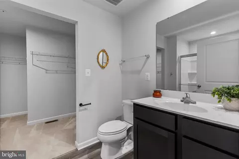 Entry Way - 142 Goldspire Dr, Elkton, MD 21921 photo 5 of 10