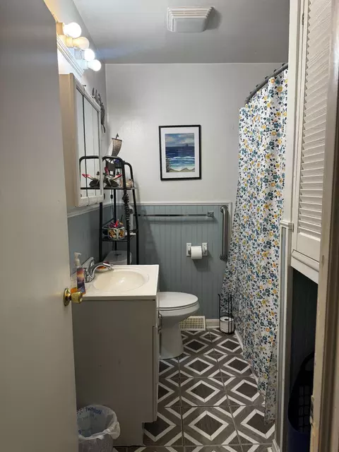 Bath - 2 Walnut Dr, Elkton, MD 21921 photo 1 of 1