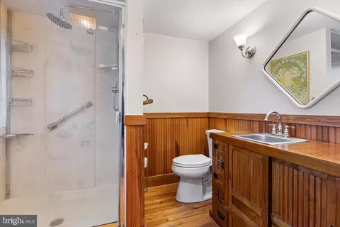 Bath - 384 Blacksnake Rd, Elkton, MD 21921 photo 2 of 4