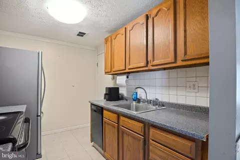 Kitchen - 111 Quail Ct, Elkton, MD 21921 photo 2 of 3