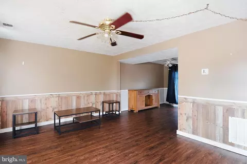 Living - 111 Quail Ct, Elkton, MD 21921 photo 3 of 3