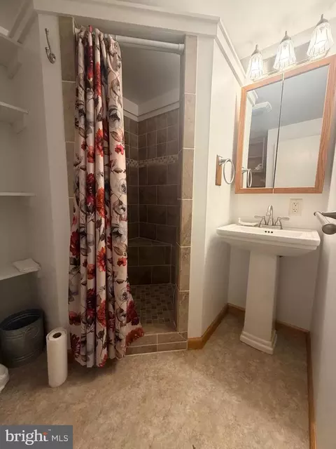 Bath - 559 Marley Rd, Elkton, MD 21921 photo 2 of 2
