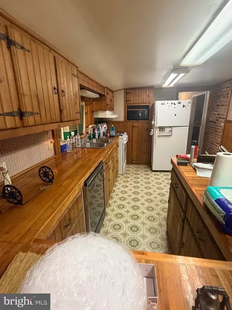 Kitchen - 559 Marley Rd, Elkton, MD 21921 photo 2 of 3