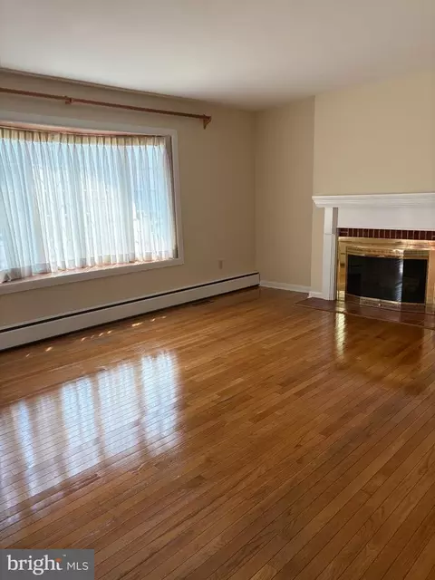 Living - 303 Hermitage Dr, Elkton, MD 21921 photo 1 of 3