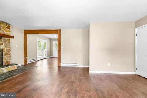 Living - 99 E Lewis Shore Rd, Elkton, MD 21921 photo 2 of 3