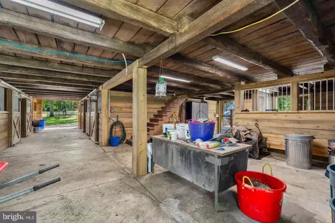 Entry Way - 99 E Lewis Shore Rd, Elkton, MD 21921 photo 2 of 4
