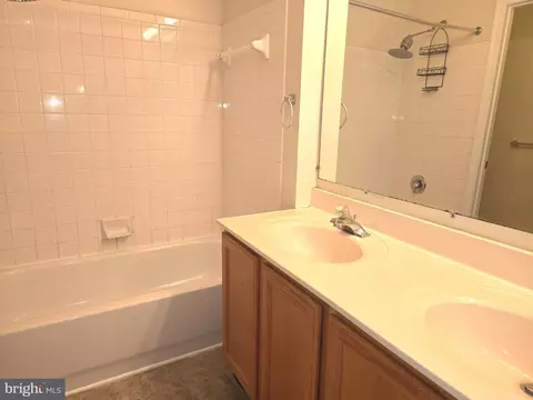Bath - 422 Buttonwoods Rd, Elkton, MD 21921 photo 4 of 4