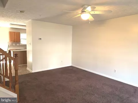 Living - 422 Buttonwoods Rd, Elkton, MD 21921 photo 3 of 5