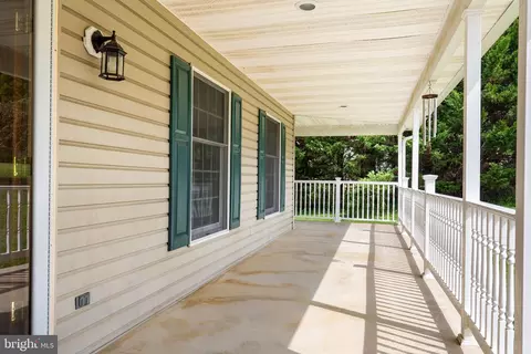 Exterior - 39 Long Dr, Elkton, MD 21921 photo 4 of 7