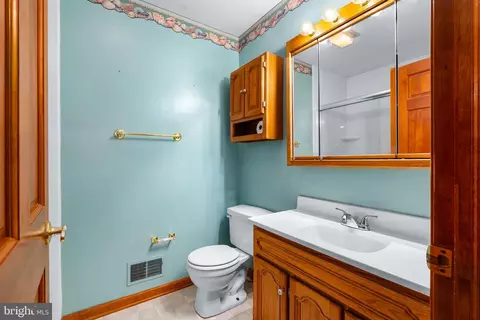 Bath - 39 Long Dr, Elkton, MD 21921 photo 2 of 2