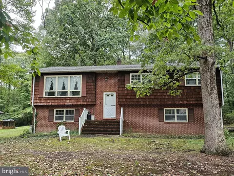26 Colonial Cir, North East, MD 21901