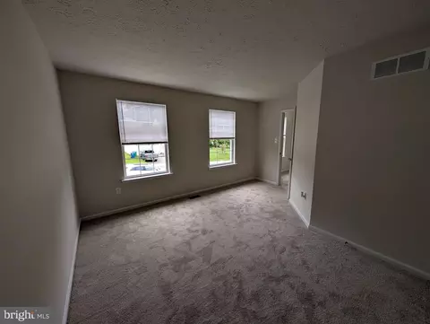 Living - 109 Cherry Tree Ln, Elkton, MD 21921 photo 7 of 7