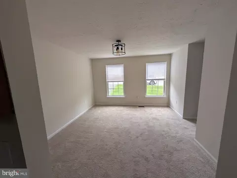 Living - 109 Cherry Tree Ln, Elkton, MD 21921 photo 6 of 7