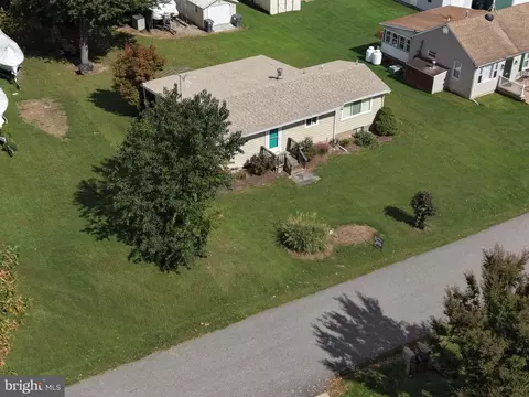 17 Midway Dr, Earleville, MD 21919