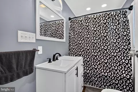 Bath - 58 Kirk Rd, Elkton, MD 21921 photo 2 of 2