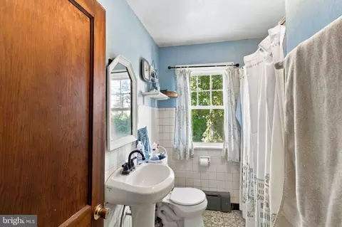 Bath - 616 Conowingo Rd, Conowingo, MD 21918 photo 1 of 2