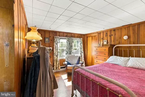 Bedroom - 616 Conowingo Rd, Conowingo, MD 21918 photo 5 of 7