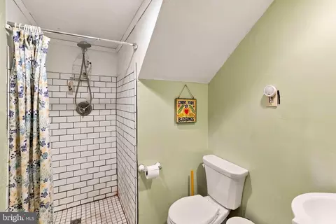 Bath - 616 Conowingo Rd, Conowingo, MD 21918 photo 2 of 2