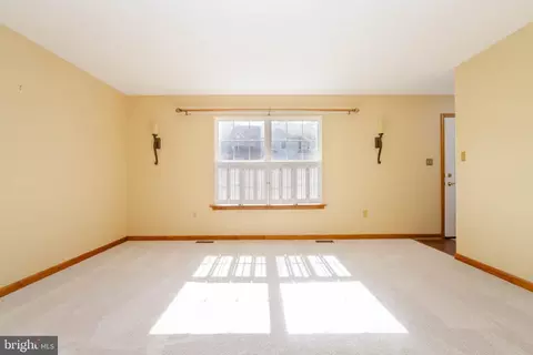 Living - Undisclosed, Elkton, MD 21921 photo 2 of 7