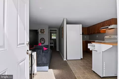 Entry Way - 460 Bow St, Elkton, MD 21921 photo 4 of 5