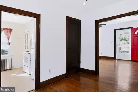 Entry Way - 460 Bow St, Elkton, MD 21921 photo 1 of 5