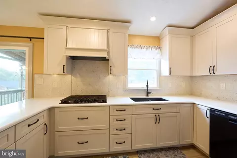 Kitchen - 6 Country Side Loop, Elkton, MD 21921 photo 1 of 2