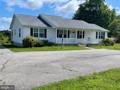 10650 Berry Rd, Waldorf, MD 20603