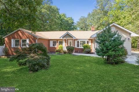 12301 Grosstown Rd, Hughesville, MD 20637