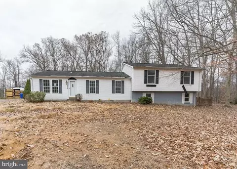 5350 Holly St, Indian Head, MD 20640