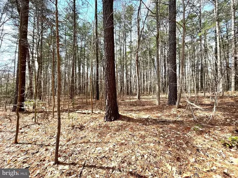 6845 Bucktown Ct, Hughesville, MD 20637