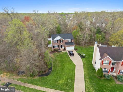 10221 Warfield St, White Plains, MD 20695