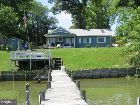 12102 Neale Sound Dr, Cobb Island, MD 20625