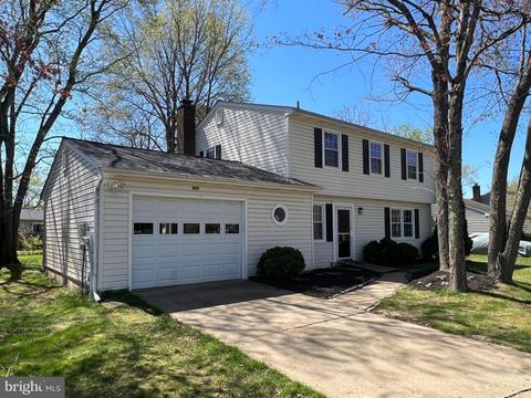 10705 Cedarwood Dr, Waldorf, MD 20601